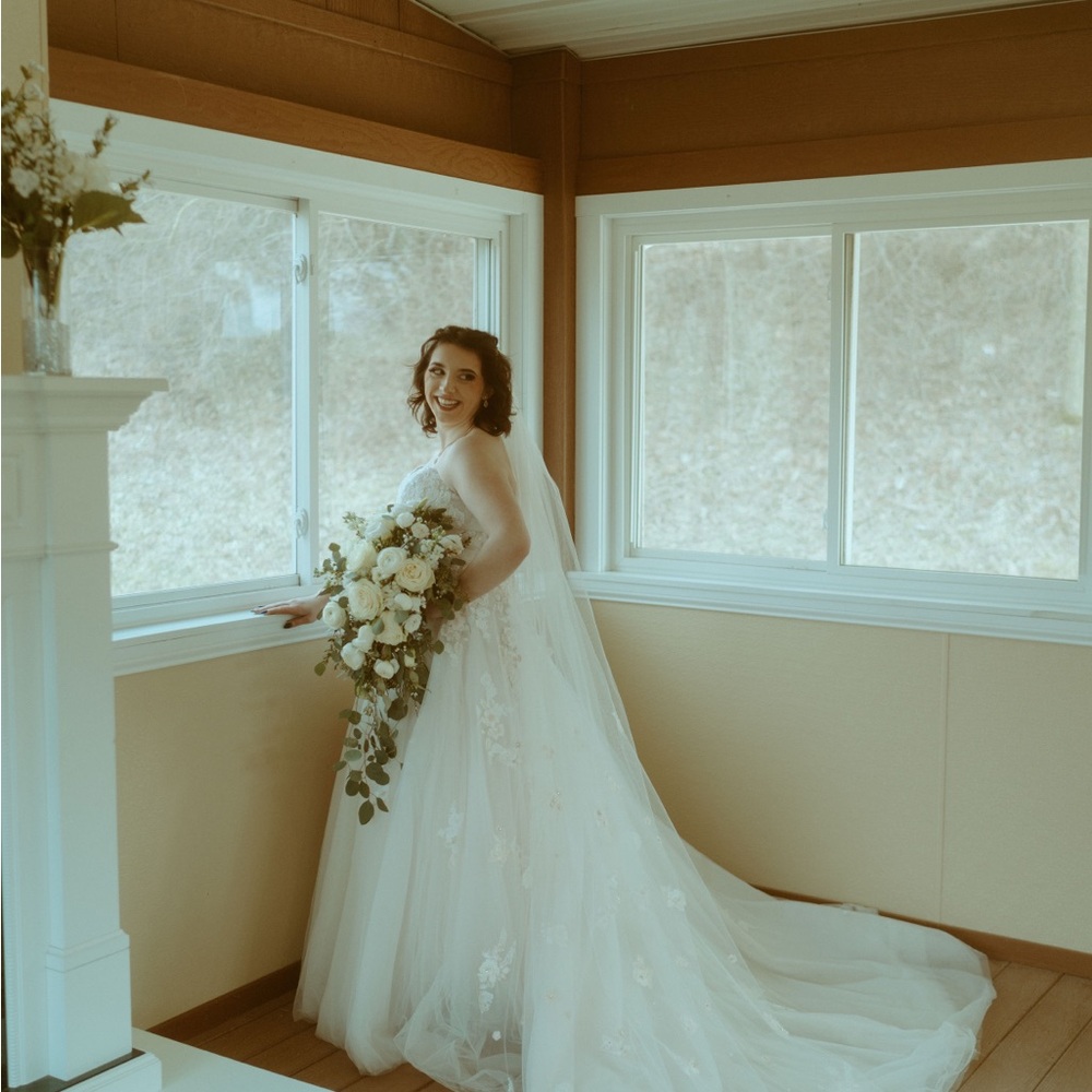 David's Bridal White Floral Wedding Dress - Picture 2 of 4